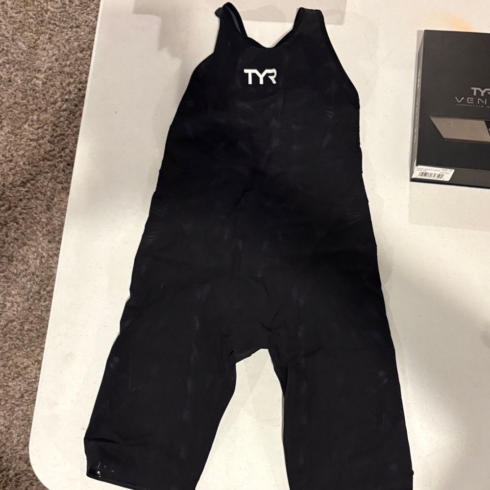 TYR Venzo Genesis closed back Racing Tech Suit